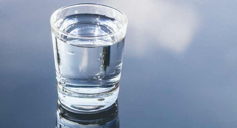 Употребление минеральной воды при запорах